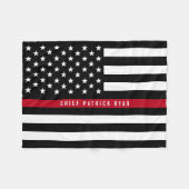 Dünne rote Linie Feuerwehrmann-Flaggen-Monogramm Fleecedecke (Vorderseite (Horizontal))