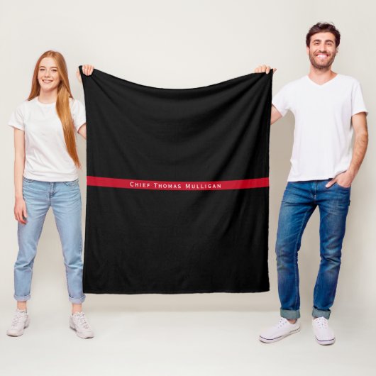 Dünne rote Linie Feuerwehrmann-Monogramm-Name Fleecedecke (Beispiel)