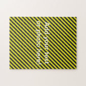 Dünne schwarze und gelbe Diagonalstreifen Puzzle (Horizontal)