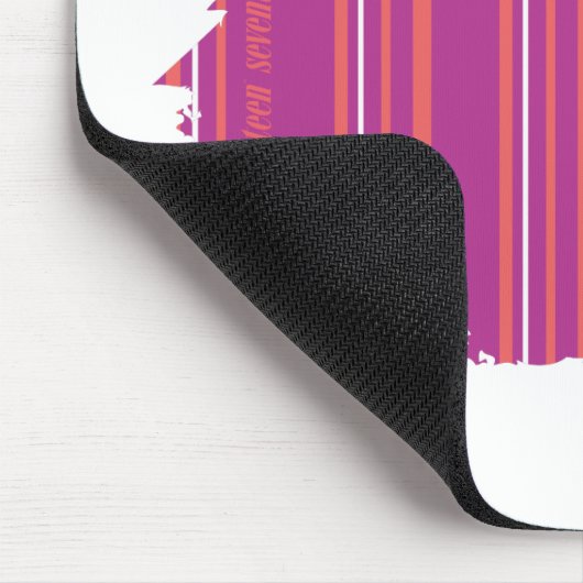 Dünne Streifen lila 2 Mousepad (Ecke)