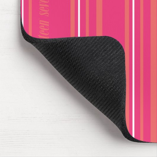 Dünne Streifen magentarot Mousepad (Ecke)