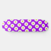 Dunstiges Gänseblümchen-Blumen-Musterlila Skateboard (Horizontal)