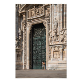 Duomo Door Girl Fotodruck
