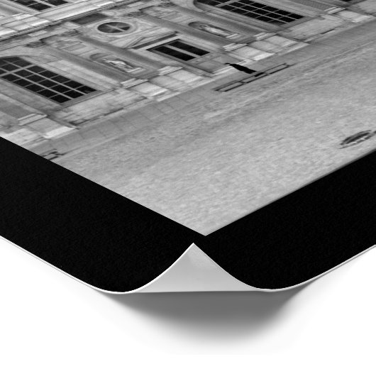 Durch das Fenster Le Louvre Paris B und W Poster2 Poster (Ecke)