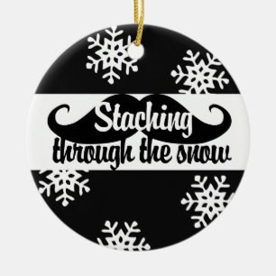 Durch den Schnee stürzen Keramikornament