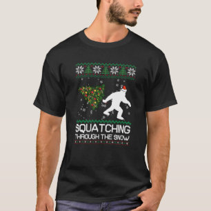 Durch den schneebedeckten Weihnachtsschlaf treten T-Shirt