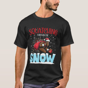 Durch den schneeweihnachtlichen Bigfoot Funn trete T-Shirt
