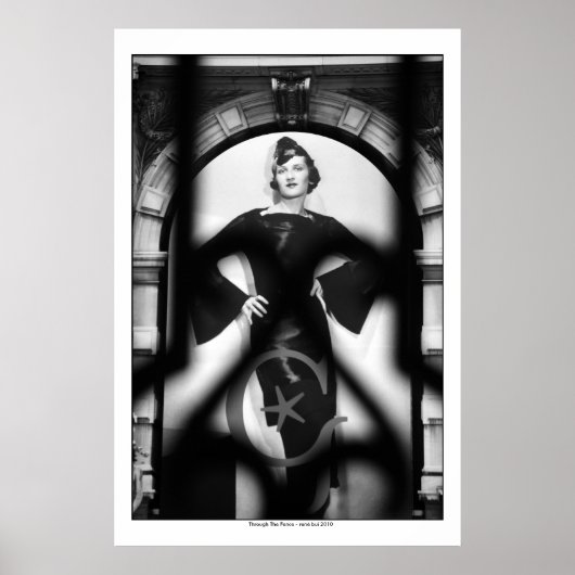 Durch den Zaun - Modemuseum Paris Poster (Vorne)