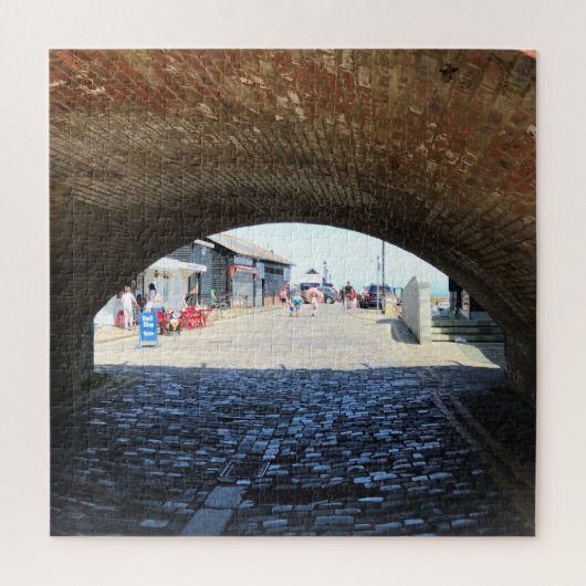 Durch die Bögen im Folkestone Hafen Puzzle (Vertikal)