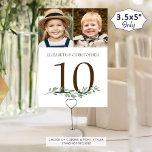 Durch die Jahre Fotos Hochzeit Tischnummer unterze<br><div class="desc">Beinhaltet verschiedene Fotos der Braut und des Bräutigams durch die Jahre oder Verlobungen Bilder für ein unterhaltsames Tafelschild für den Polterabend, das Abendessen der Probe und die Hochzeitstische. Es macht Spaß, auf dem gleichen Schild ähnliche altersbedingte Fotos zu haben und verschiedene Fotos auf jedem Tisch zu haben, wenn sich die...</div>