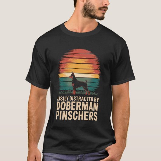 Durch Dobermann leicht ablenkbar T-Shirt (Vorderseite)