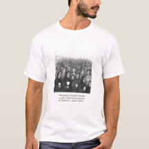 Durch Kerzenlicht in Lourdes beten, Frankreich