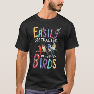 Durch Vögel leicht abgelenkter Papagei T-Shirt