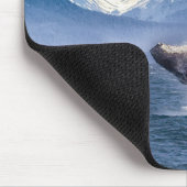 Durchbrechen des Buckel-Wals in Alaska Mousepad (Ecke)