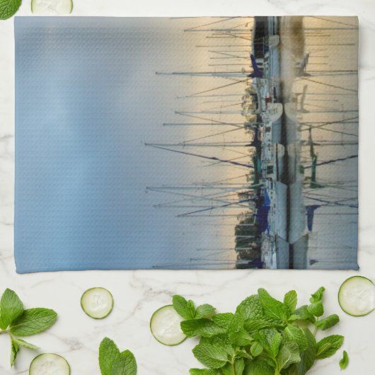 Durchbrechen II Geschirrtuch (Gefaltet)