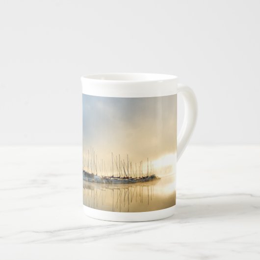 Durchbrechen II Porzellantasse (Vorderseite Rechts)