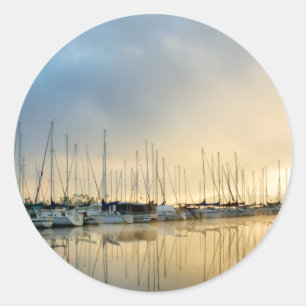 Durchbrechen II Runder Aufkleber