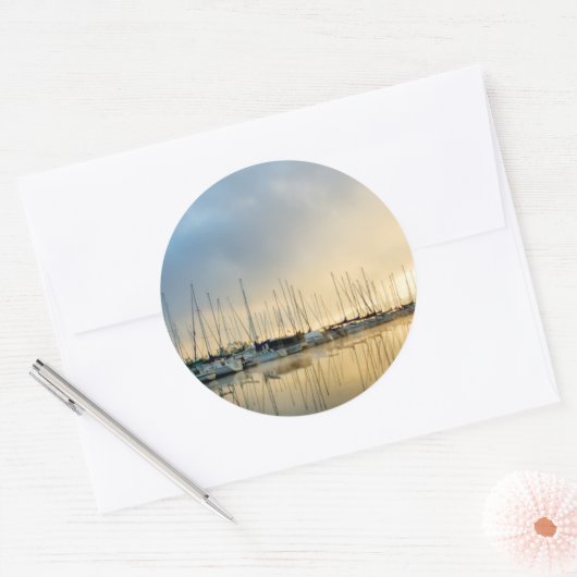 Durchbrechen II Runder Aufkleber (Umschlag)