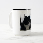 Durchdachte Tuxedo-Katzen-Tasse Zweifarbige Tasse (Vorderseite Links)