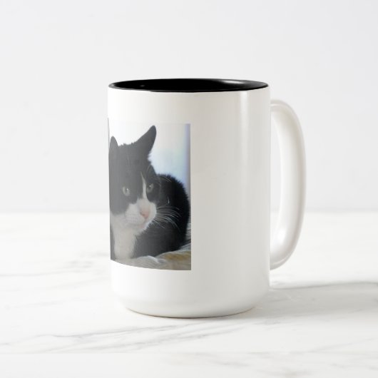 Durchdachte Tuxedo-Katzen-Tasse Zweifarbige Tasse (VorderseiteRechts)