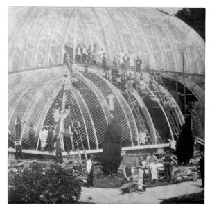 Durchführen von Reparaturen am großen Fliese