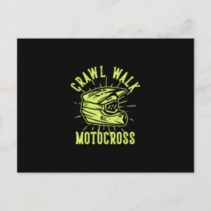 Durchlaufgang mit motocross Helm Postkarte