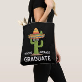 Durchschnittlicher Nacho-Absolvent der High School Tasche (Von Nahem)