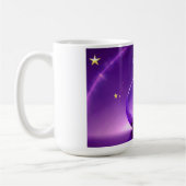 Durchsichtige lila Vase mit Stern unter einer Kupp Kaffeetasse (Links)