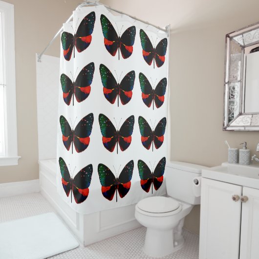 Duschvorhang aus Rot, Grün und Schwarz (Beispiel)