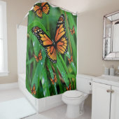 Duschvorhang mit grünem Schmetterling (Beispiel)