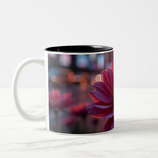 Dusk Daisies Zweifarbige Tasse (Links)