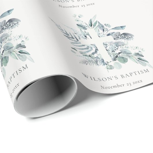 Dusky Blue Eucalyptus Fern Foliage Cross Baptisse Geschenkpapier (Rolleneckpunkt)