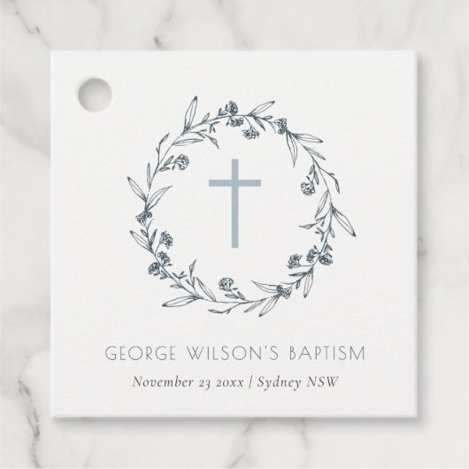 Dusky Blue Floral Laurel Wreath Monogram Taufe Geschenkanhänger (Vorderseite)