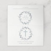 Dusky Blue Floral Laurel Wreath Monogram Taufe Platzkarte (Außenseite Aufgefaltet)