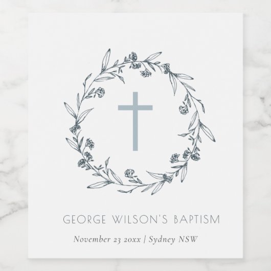 Dusky Blue Floral Laurel Wreath Monogram Taufe Weinetikett (Einzelnes Label)