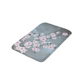 Dusky Pink Grayish Blue Cherry Blossom Floral Badematte (Schrägansicht)