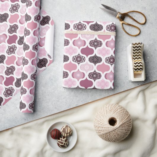 Dusky Rose Dot Mandalases Ogee Patchwork Geschenkpapier (Kunsthandwerk)