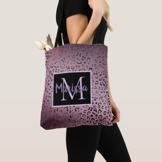 Dusky Violet Leopard Monogramm Tasche (Von Nahem)