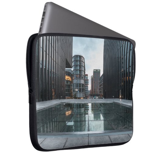 Düsseldorf Deutschland Laptopschutzhülle (Vorne Rechts)