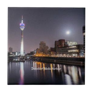 Dusseldorf, Media Harbour (mit der Bezeichnung ver Fliese