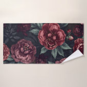 Düster-blumiges Wasserfarbendesign in dunklem Rot Badehandtuch (Badehandtuch)