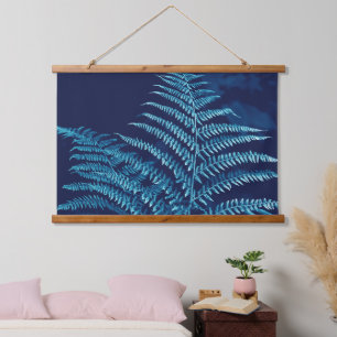 Düstere Cyan- und Blaue Farn-Cyanotypie-Inspiratio Wandteppich Mit Holzrahmen