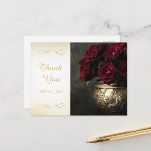 Düstere dunkle florale burgunderrote Rosen goldene Postkarte