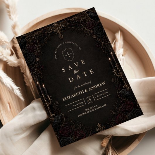 Düstere lila viktorianische Gothic-Hochzeit Save The Date