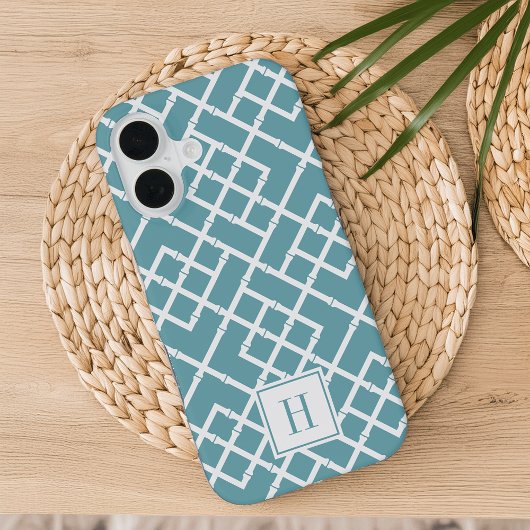 Dusty Aqua Bamboo Lattice Muster Monogram iPhone 16 Hülle