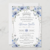 Dusty Baby Blue White Floral Silver Quinceañera 16 Einladung (Vorderseite)