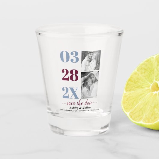 Dusty blau und bordeauxrot zwei Foto Save the Date Schnapsglas (Vorderseite)