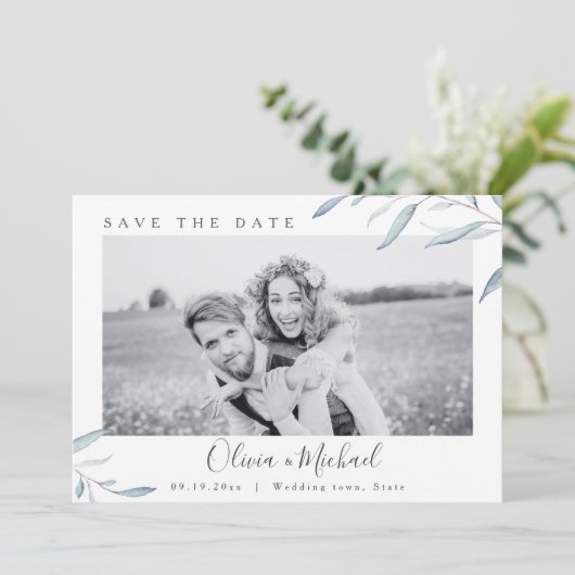 Dusty blauen Foto Hochzeit speichern Sie das Datum Einladung (Stehend Vorderseite)