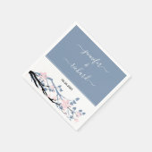 Dusty blauer Zweig mit rot-rosa Blume Hochzeit Serviette (Ecke)