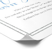 Dusty bläuliches Silber stecken einen Ring auf das Poster (Ecke)